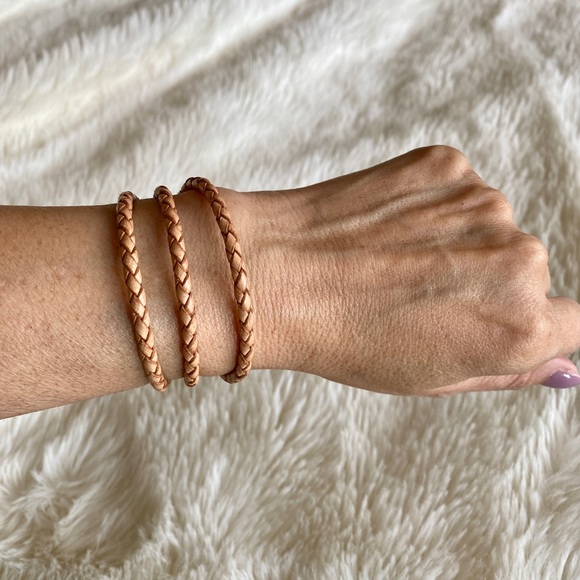 Tan leather wrap bracelet - Picture 1 of 3